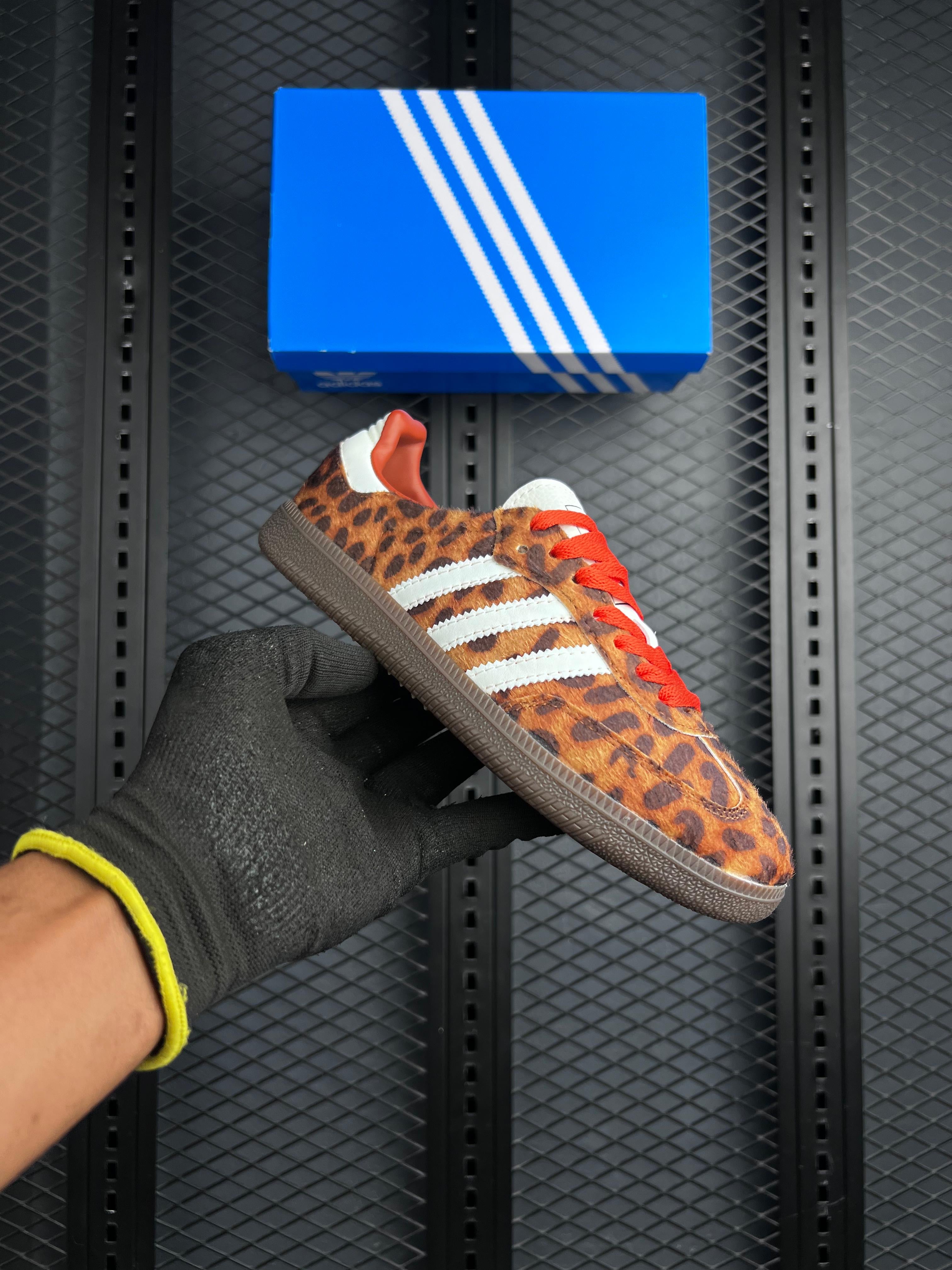 ADIDAS SAMBA OG LEOPARD PRINT SNEAKER