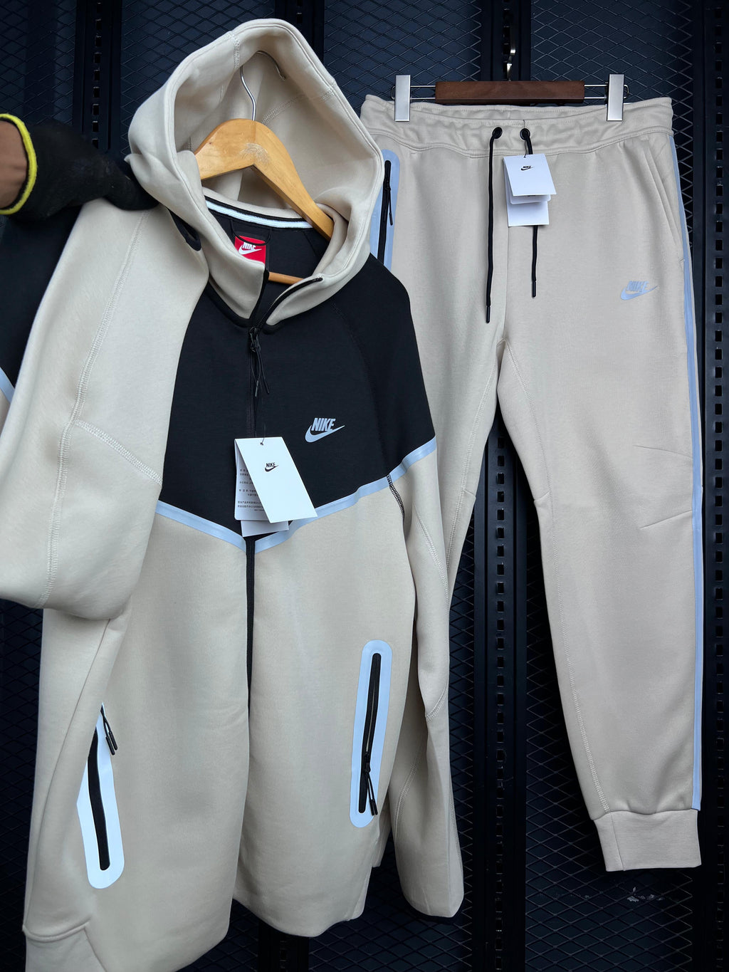 NIKE TECH FLEECE WINDRUNNER TRACKSUIT