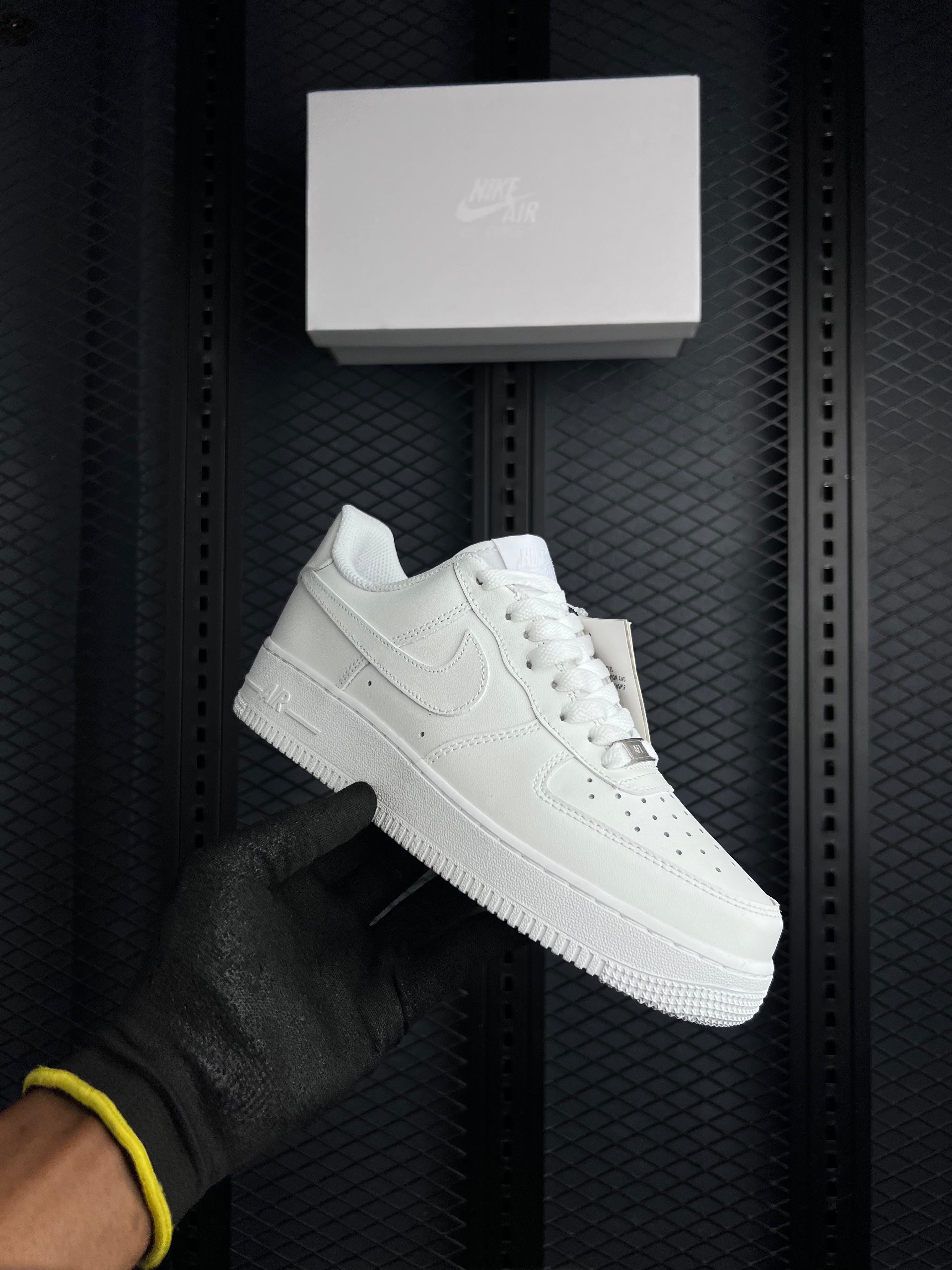 AIR FORCE 1 LOW TRIPLE WHITE