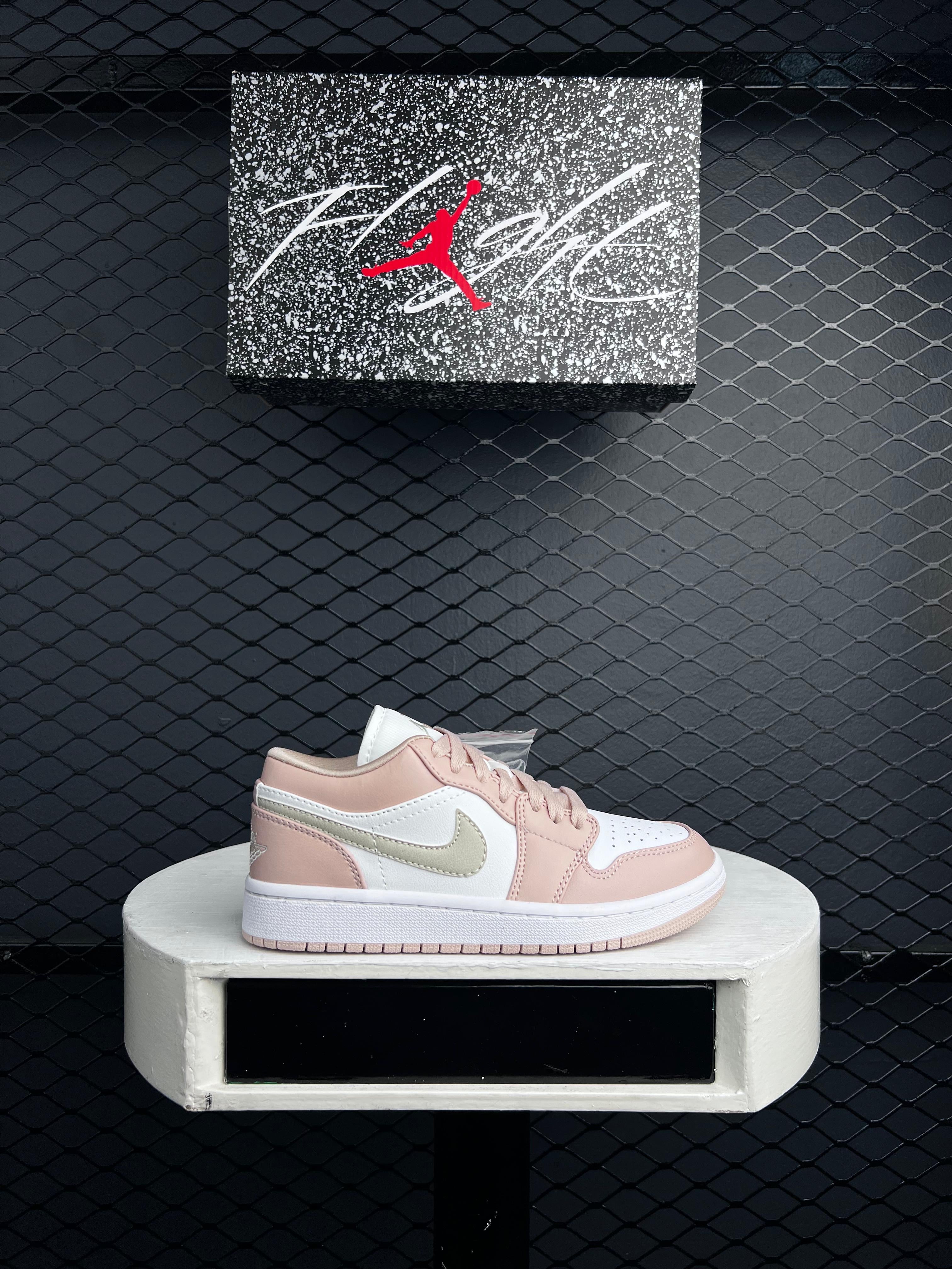 JORDAN 1 LOW PARTICLE BEIGE