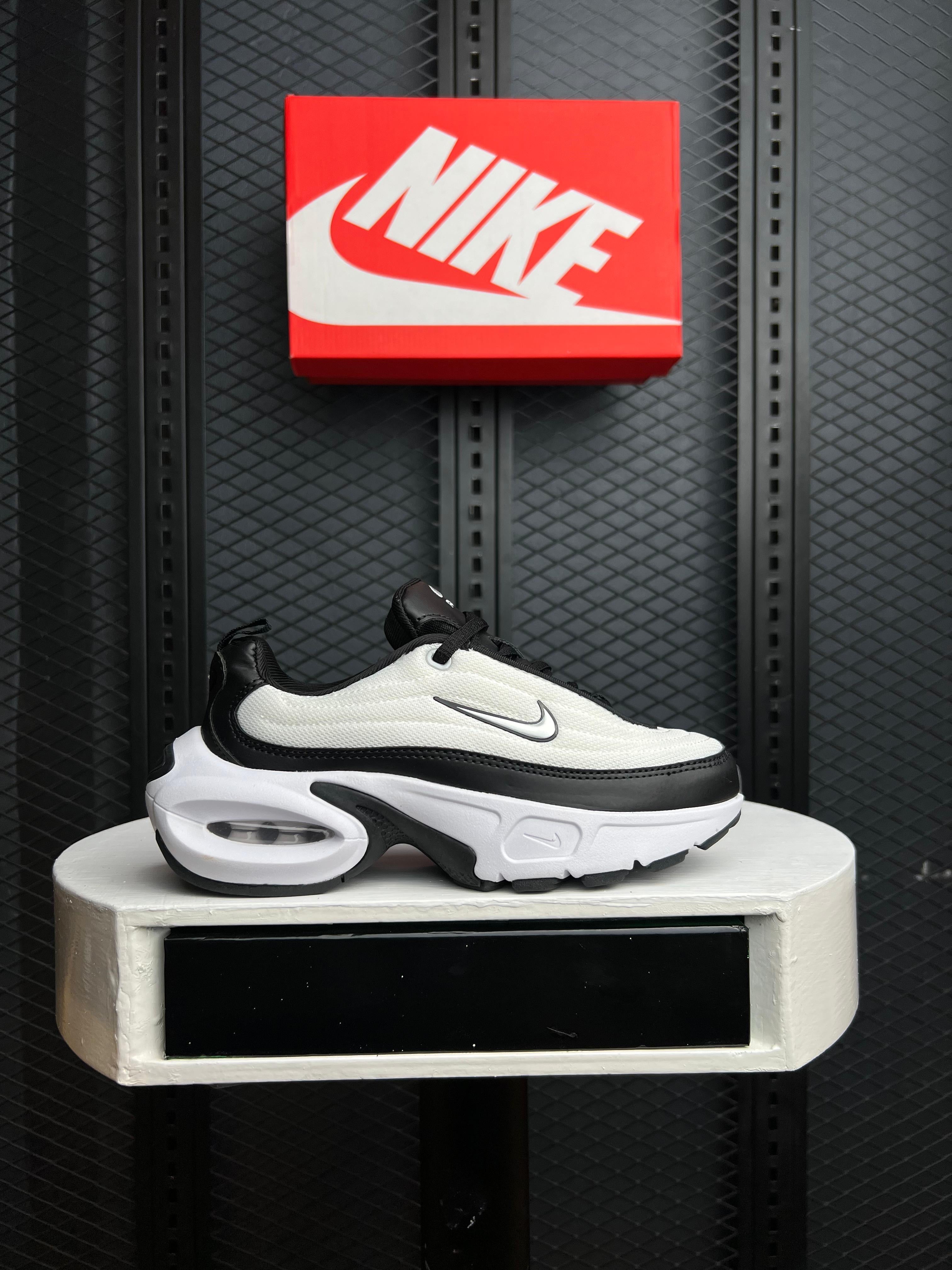 NIKE AIR MAX PORTAL BLACK/WHITE
