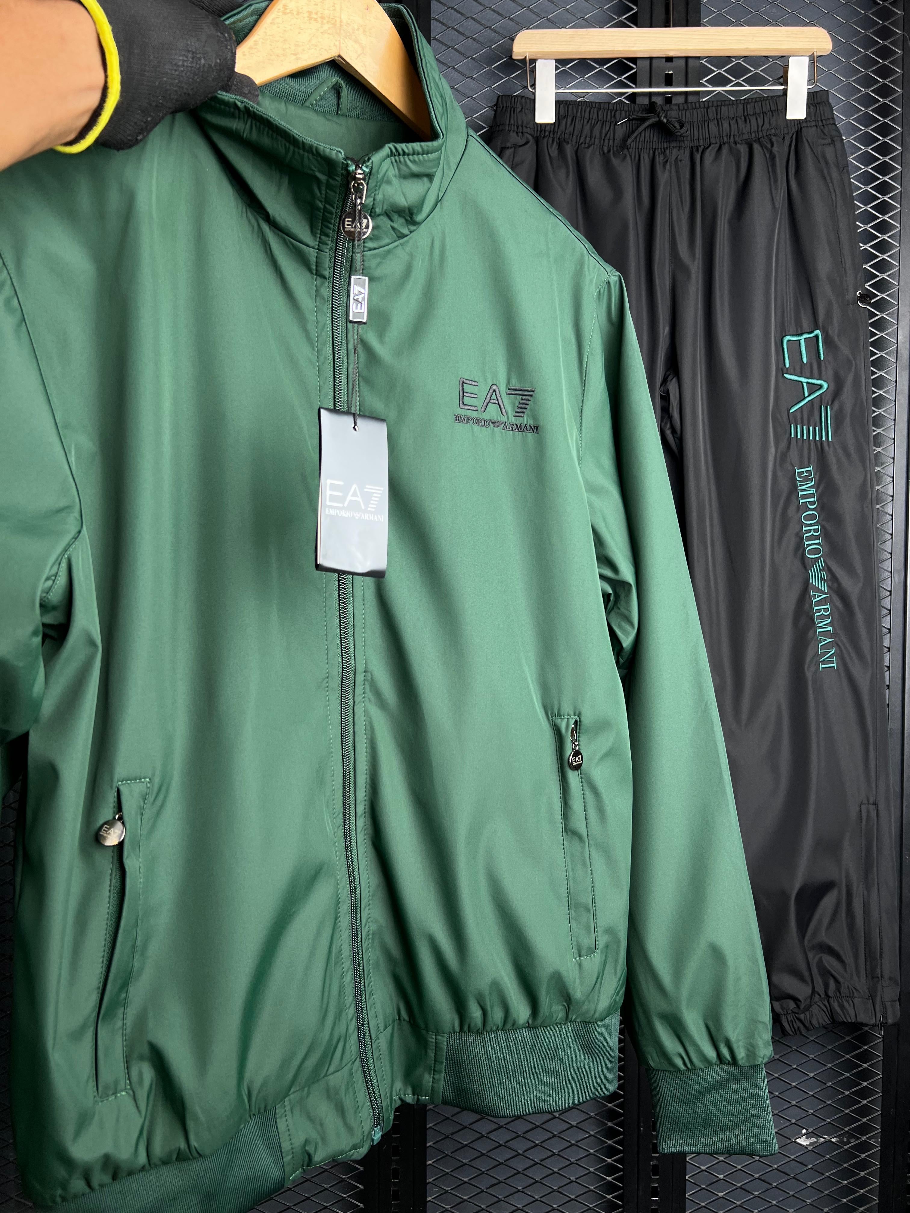 EA7 EMPORIO ARMANI TRACKSUIT