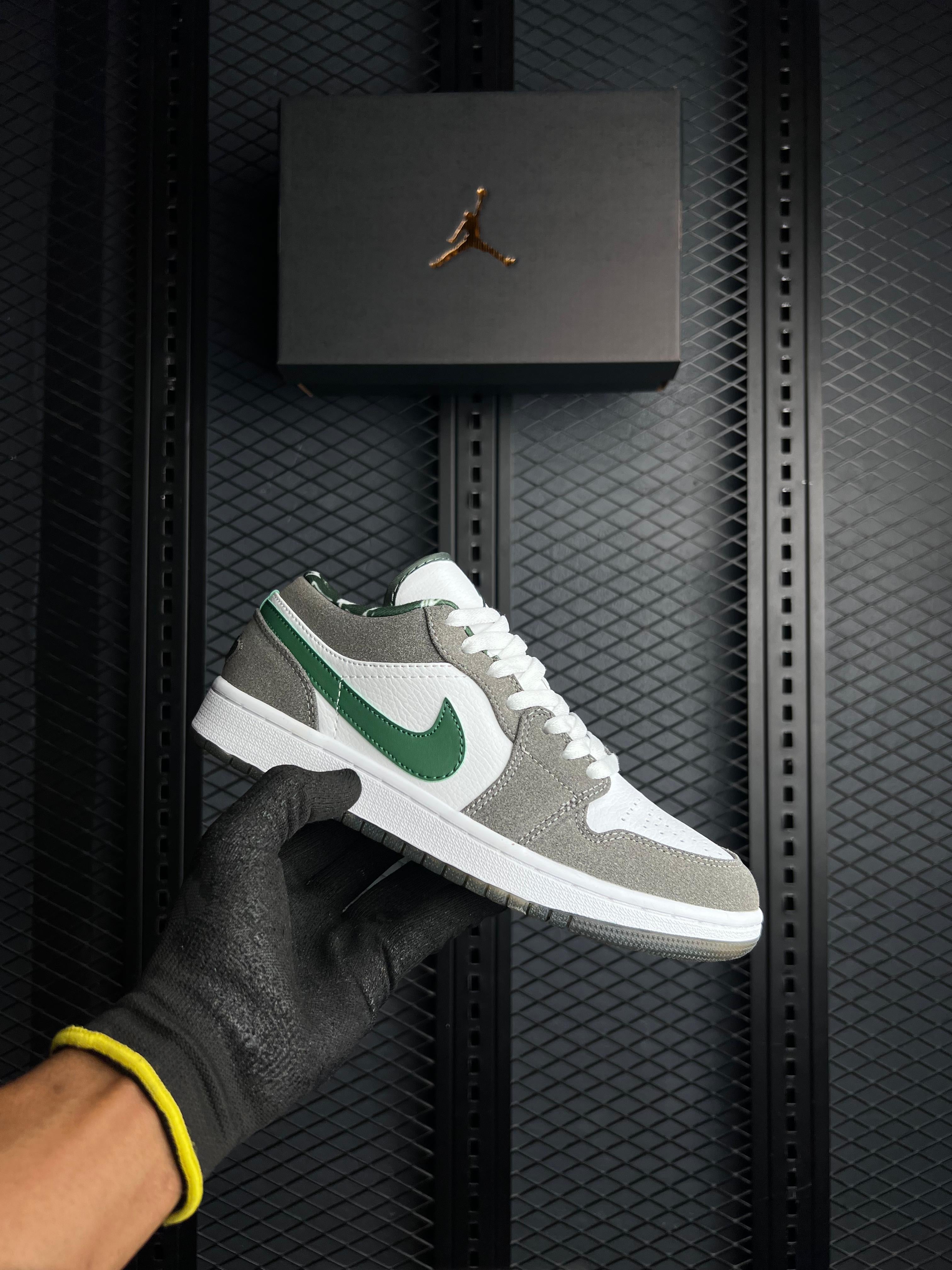 AIR JORDAN 1 LOW GOLF