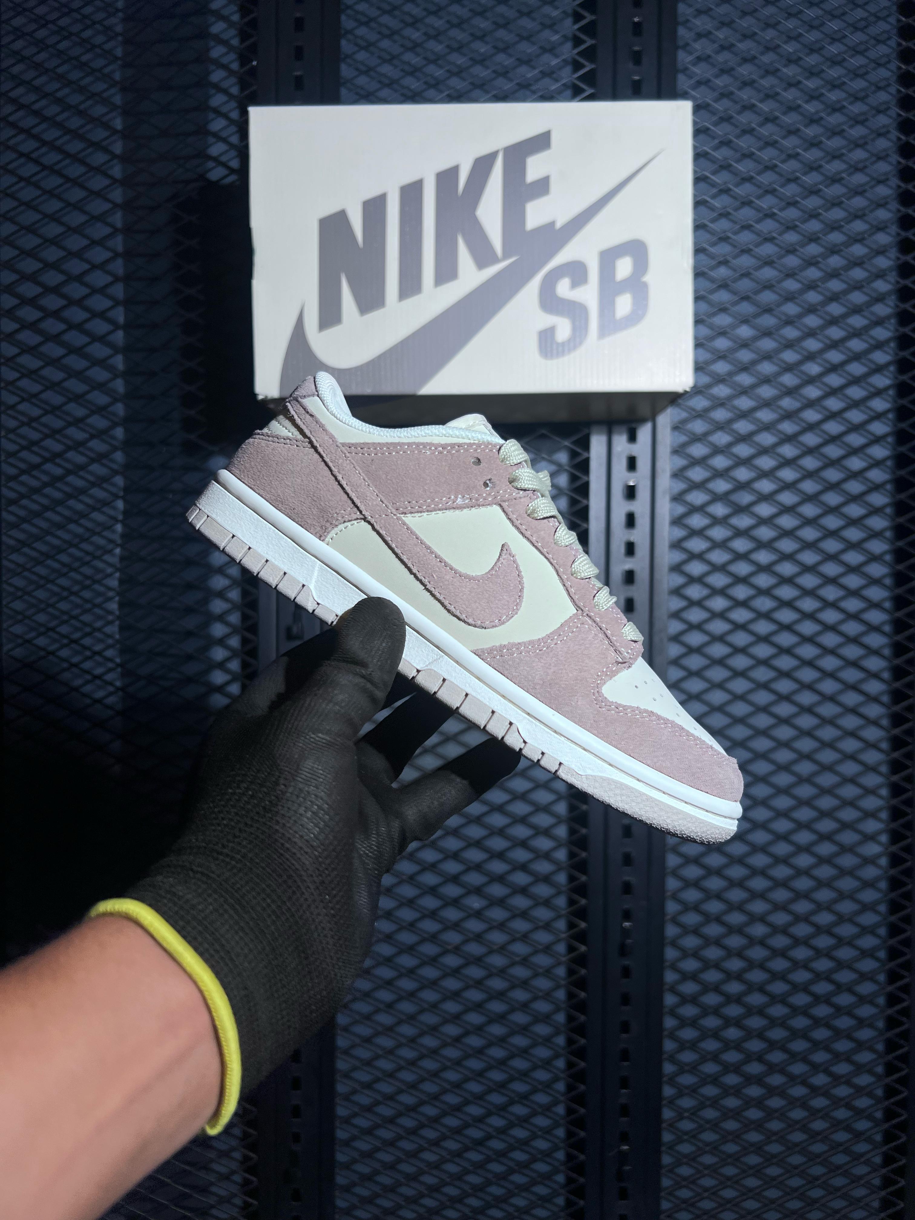 NIKE DUNK LOW SE SANDDRIFT