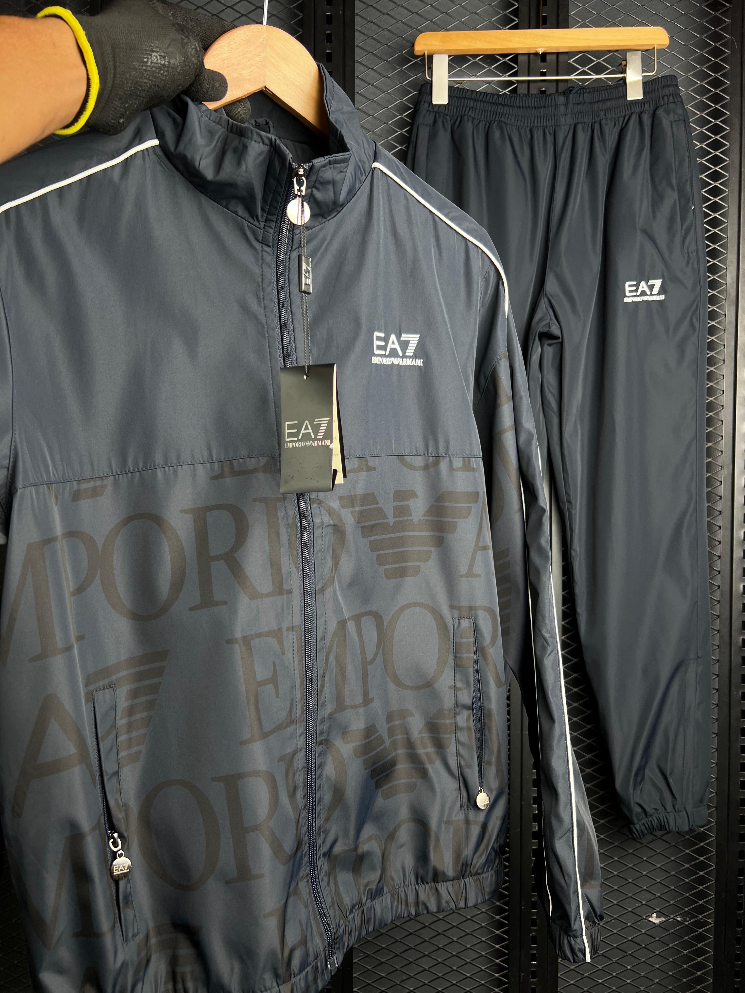 EA7 EMPORIO ARMANI TRACKSUIT