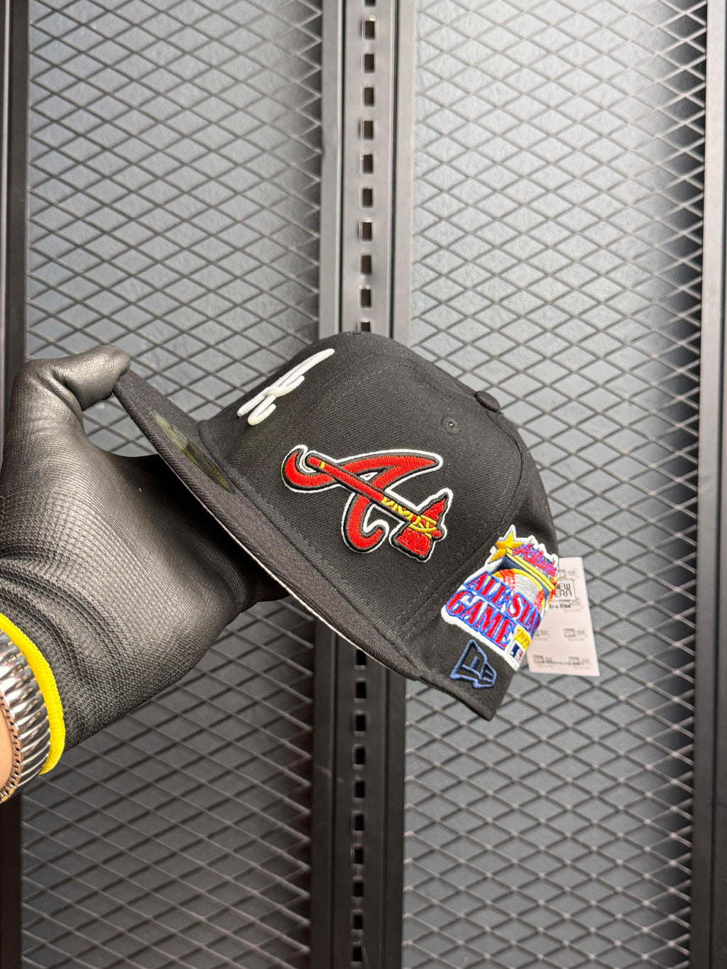 NEW ERA 59FIFTY ATLANTA BRAVES PATCH PRIDE FITTED CAP