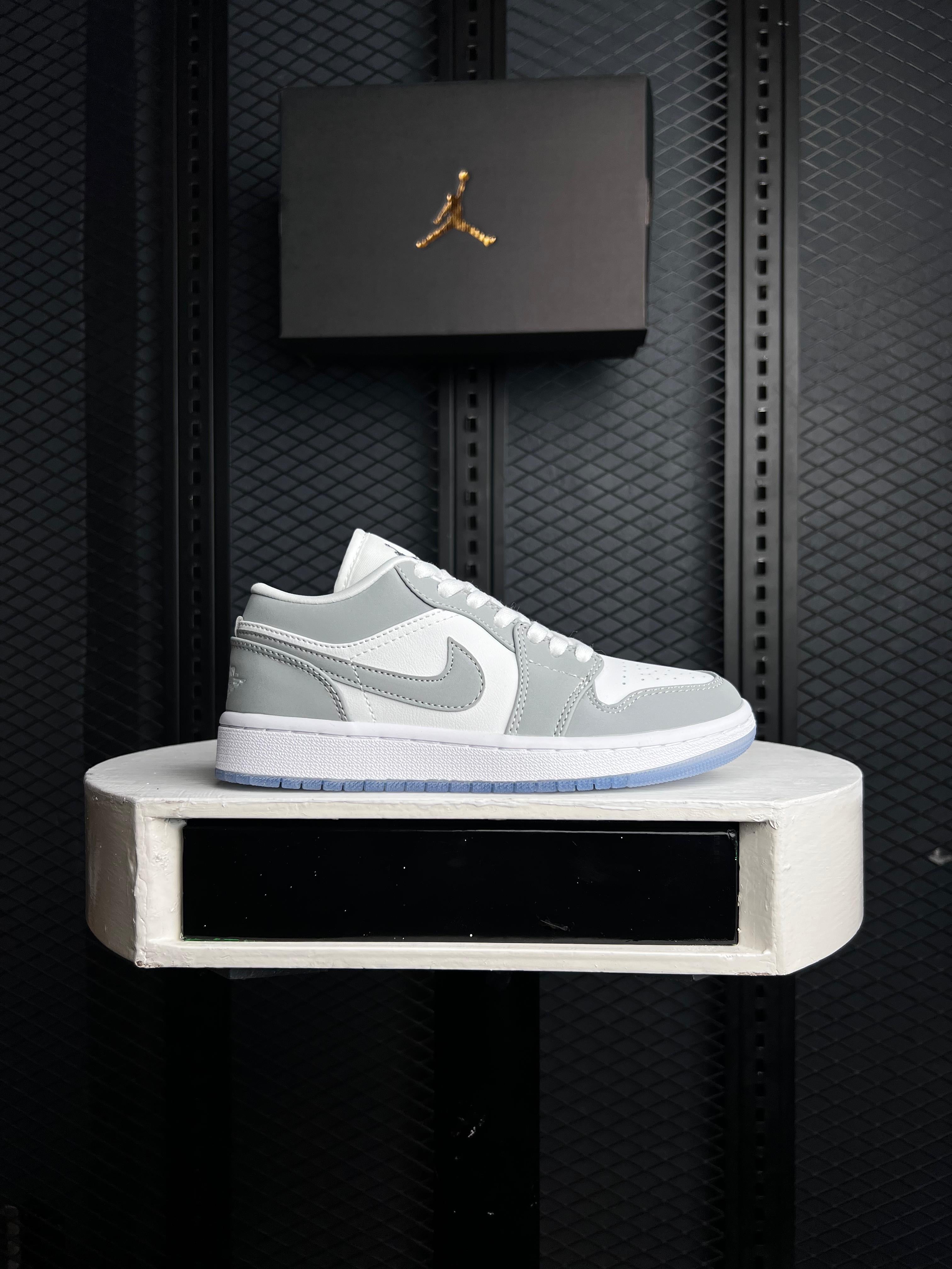 AIR JORDAN 1 LOW WOLF GREY