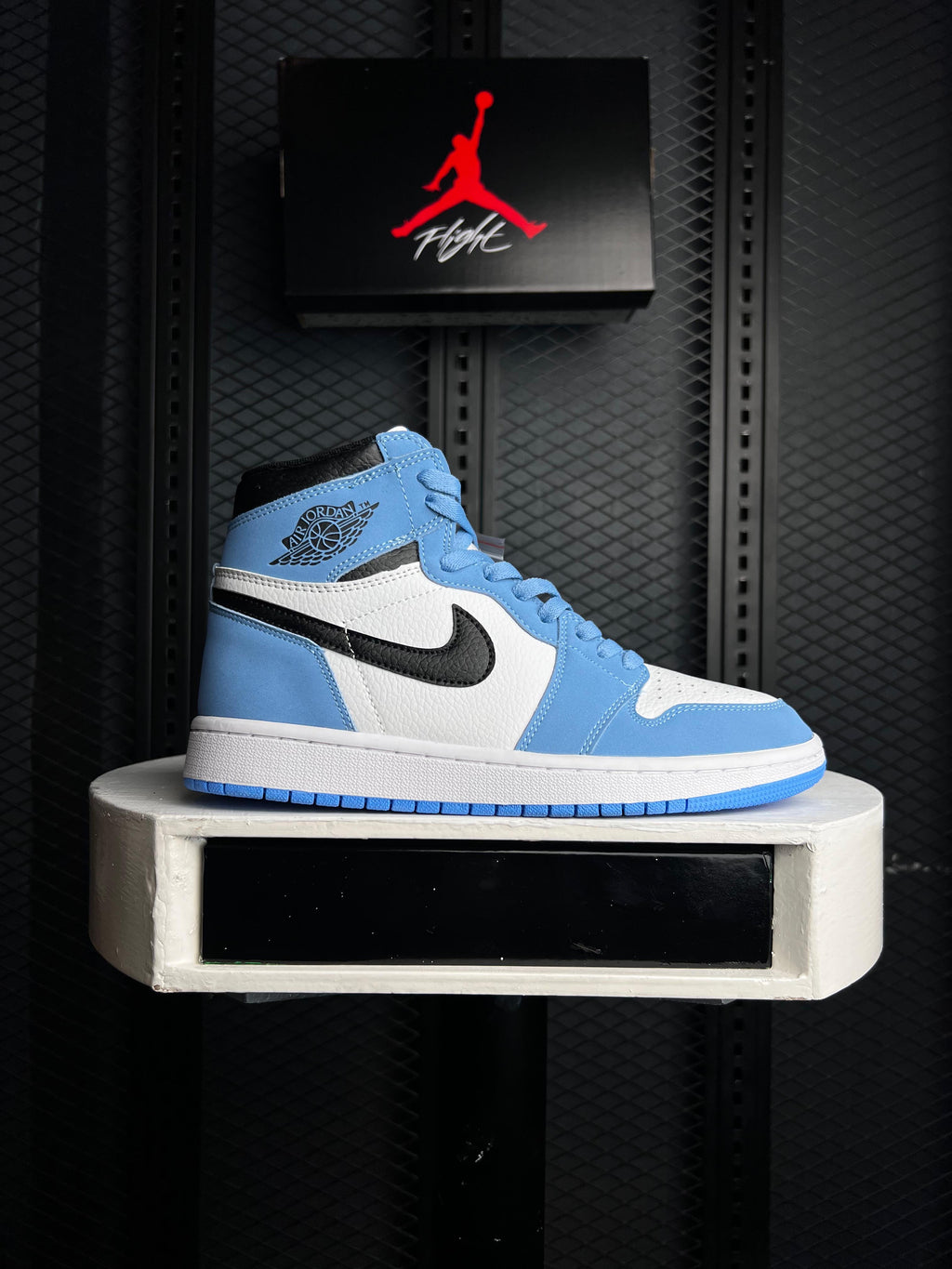 AIR JORDAN 1 RETRO HIGH OG UNIVERSITY BLUE