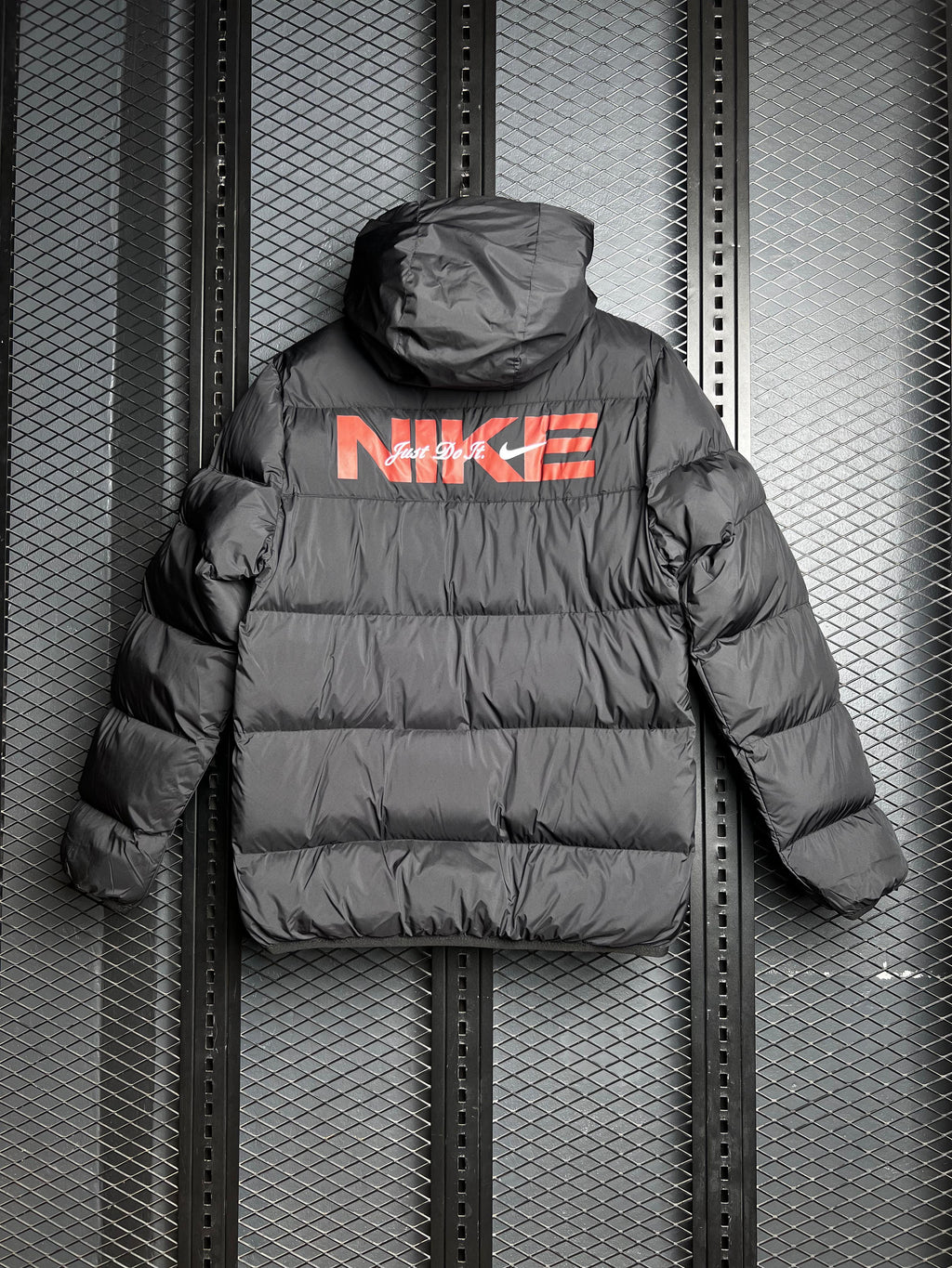 NIKE PUFFER JACKET BLACK