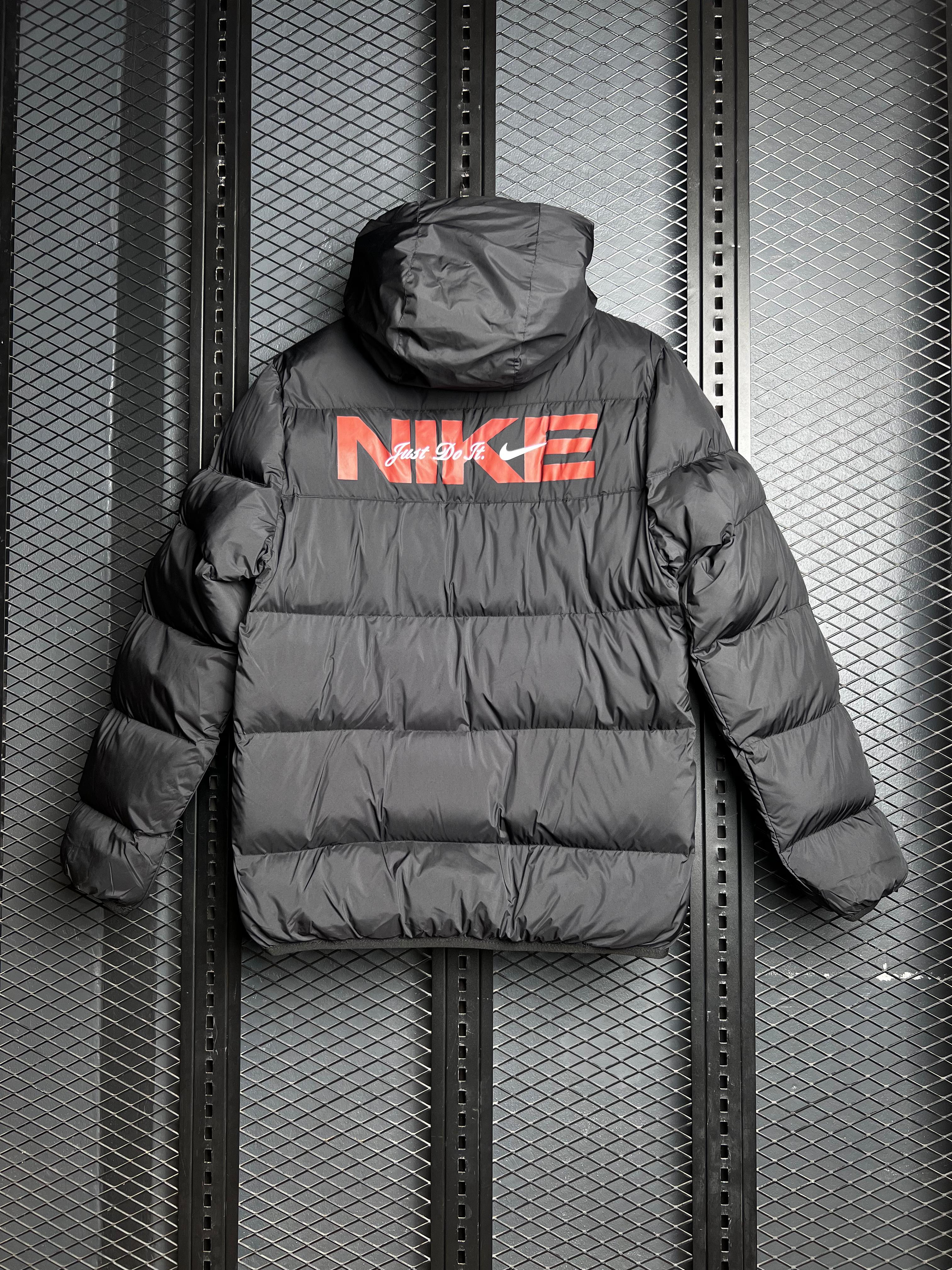 NIKE PUFFER JACKET BLACK