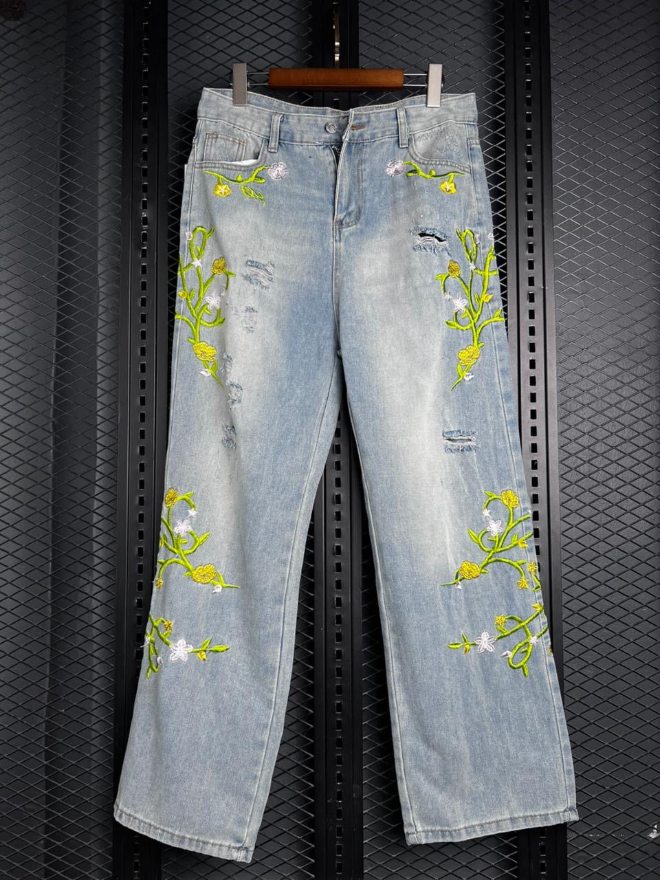 FLORAL VINE EMBROIDERY BAGGY JEANS
