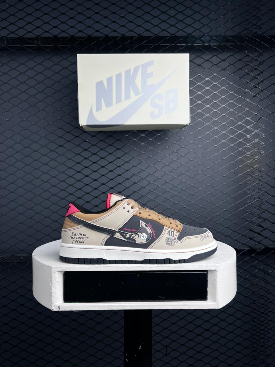 NIKE SB DUNK LOW X STÜSSY “CHERRY”