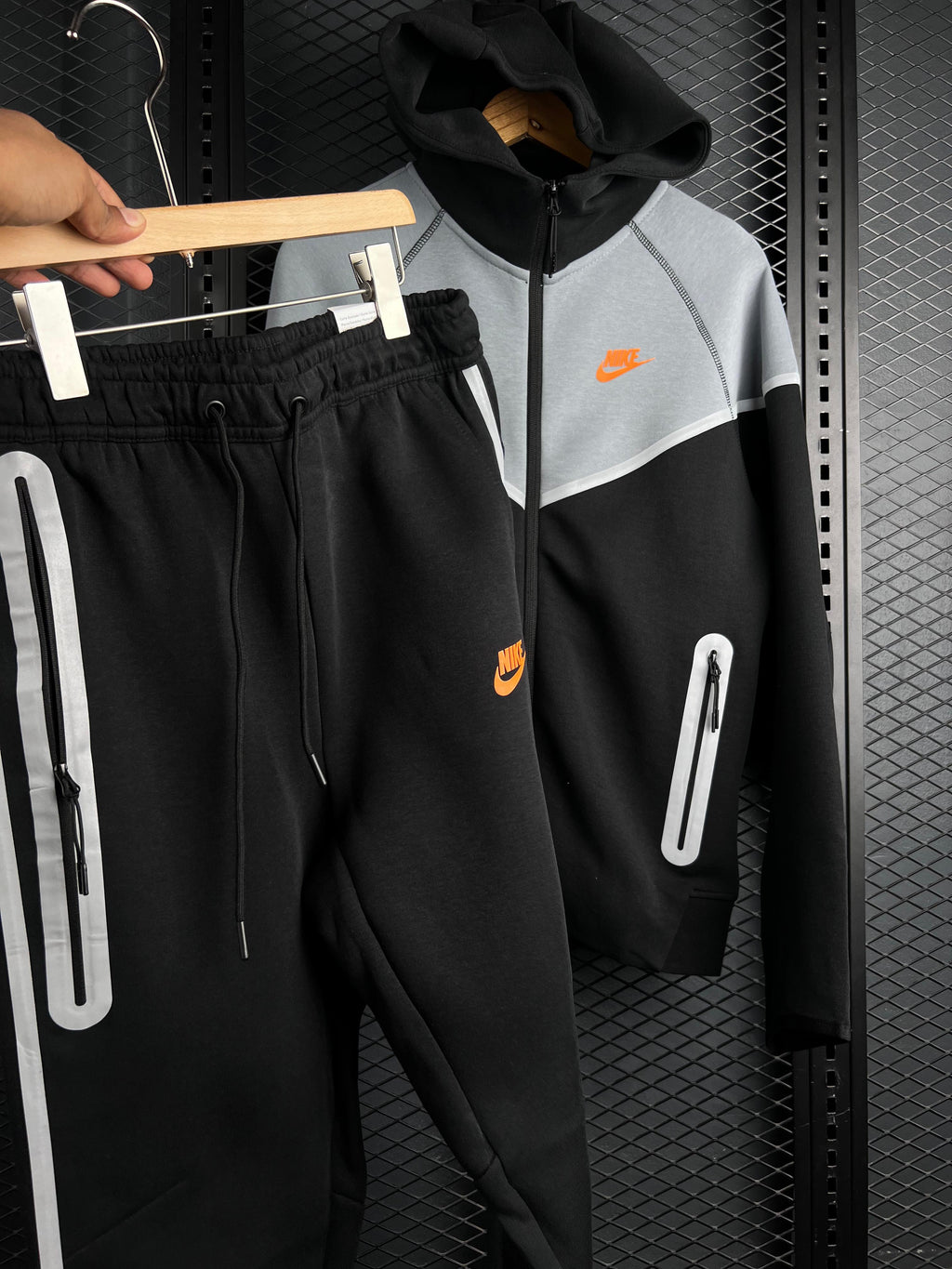 NIKE TECH FLEECE TRACKSUIT