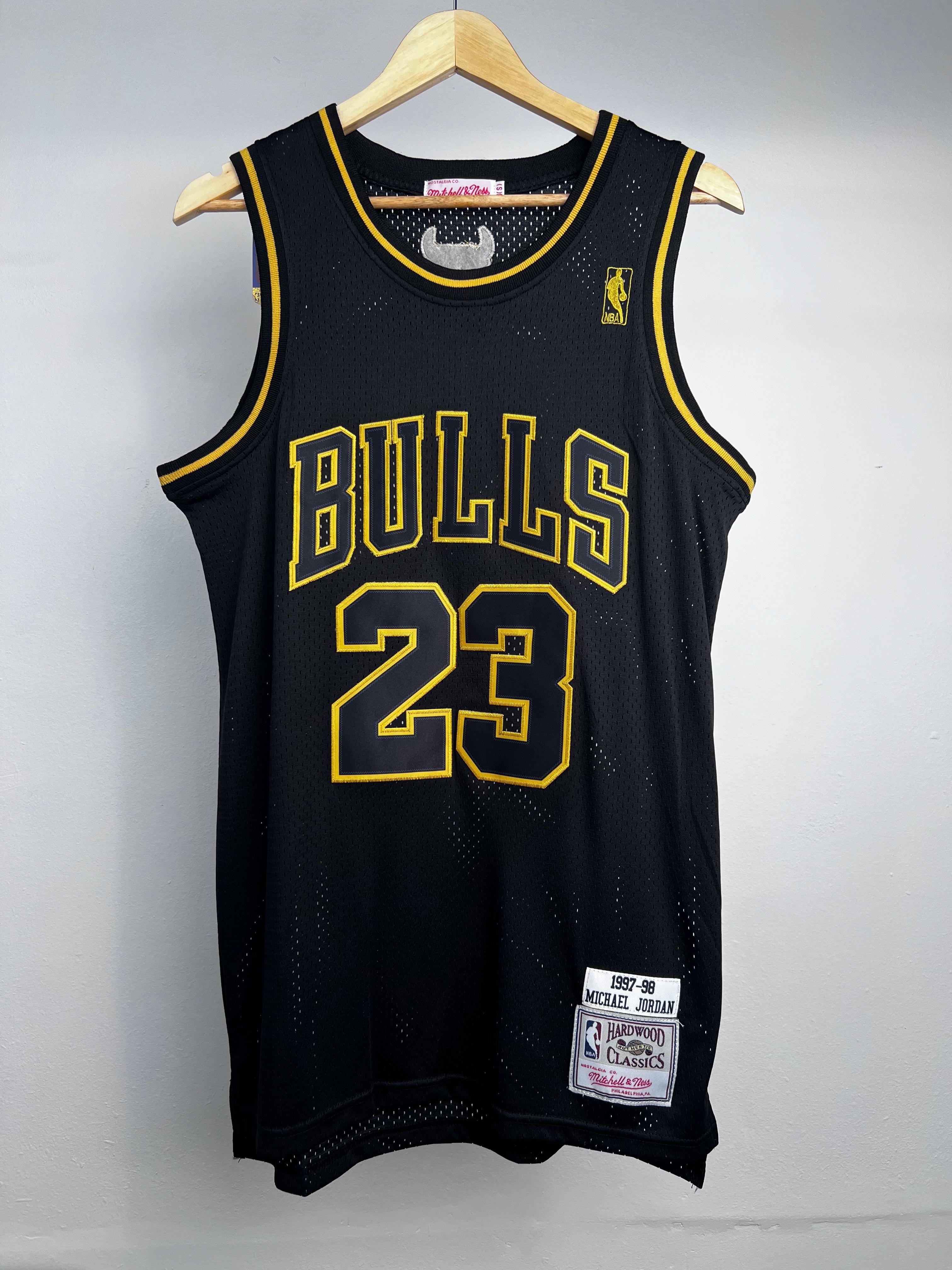 MJ CHICAGO BULLS HARDWOOD CLASSIC JERSEY
