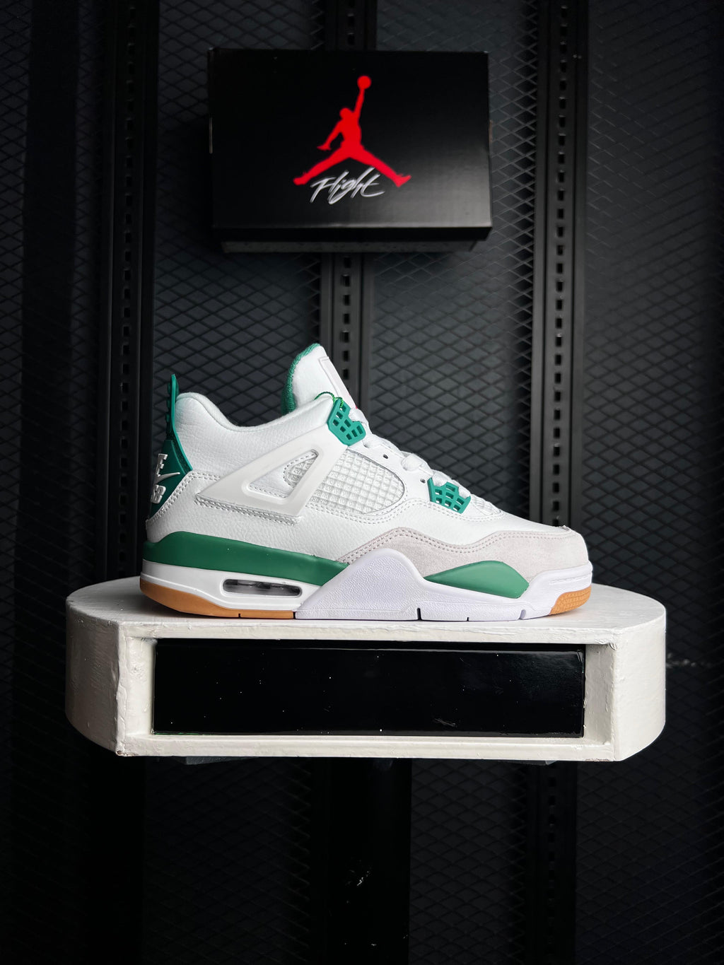 AIR JORDAN 4 RETRO PINE GREEN
