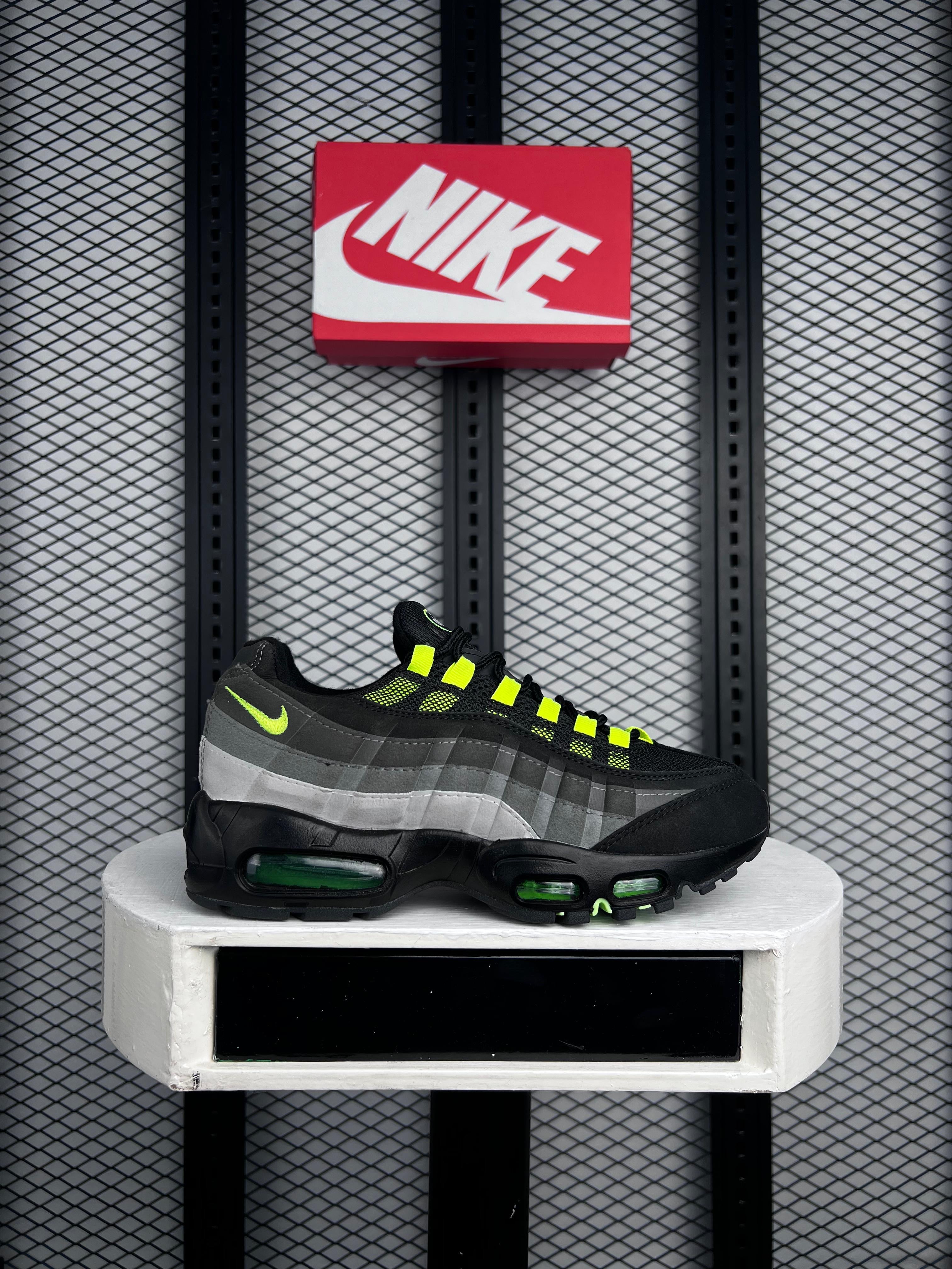 NIKE AIR MAX 95 “BLACK NEON”