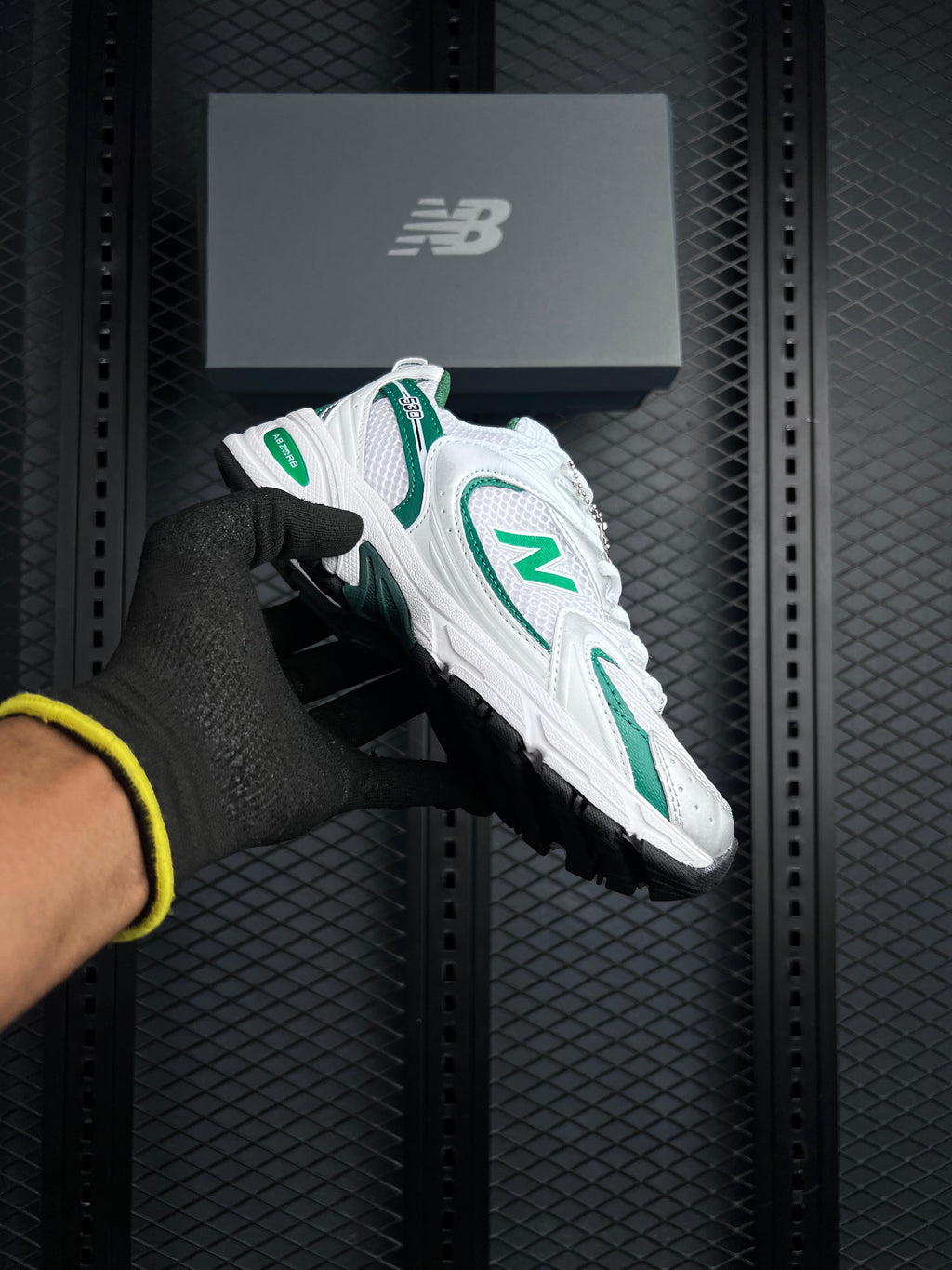 NEW BALANCE 530 WHITE NIGHTWATCH GREEN