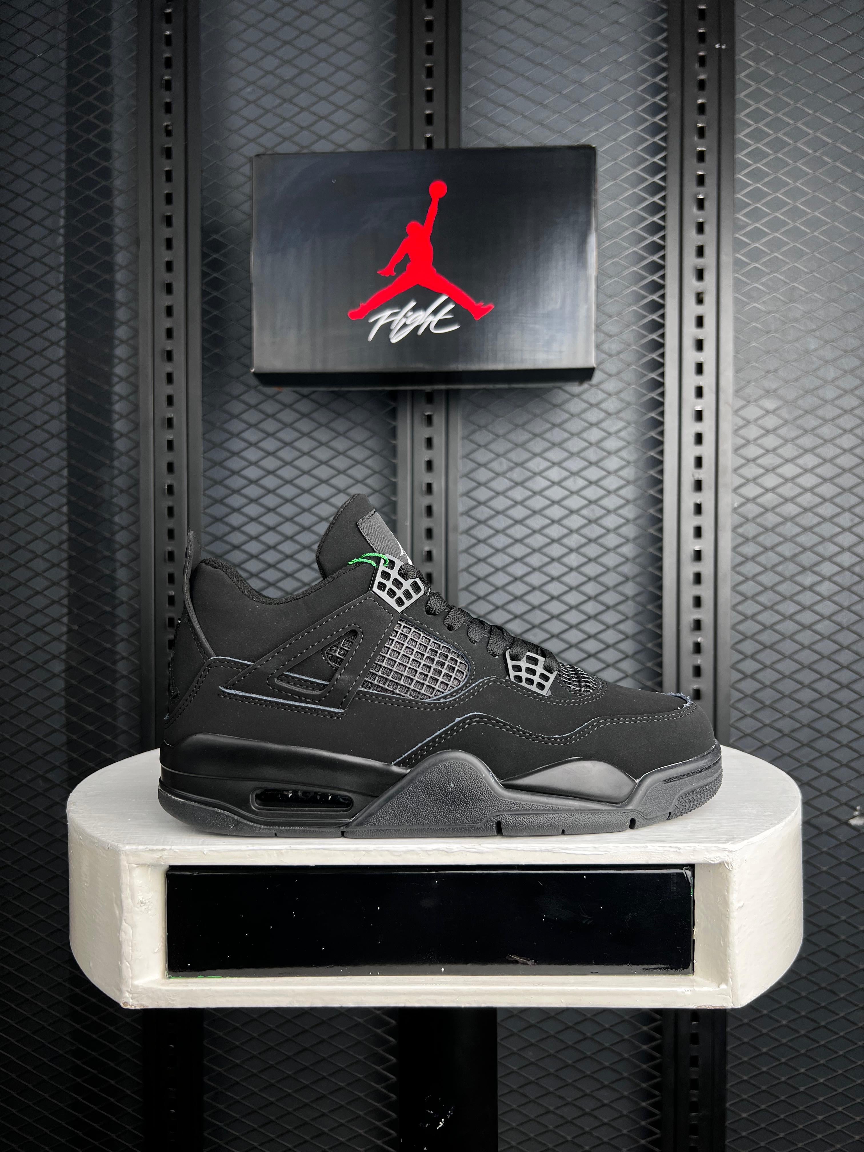 AIR JORDAN 4 RETRO “BLACK CAT”