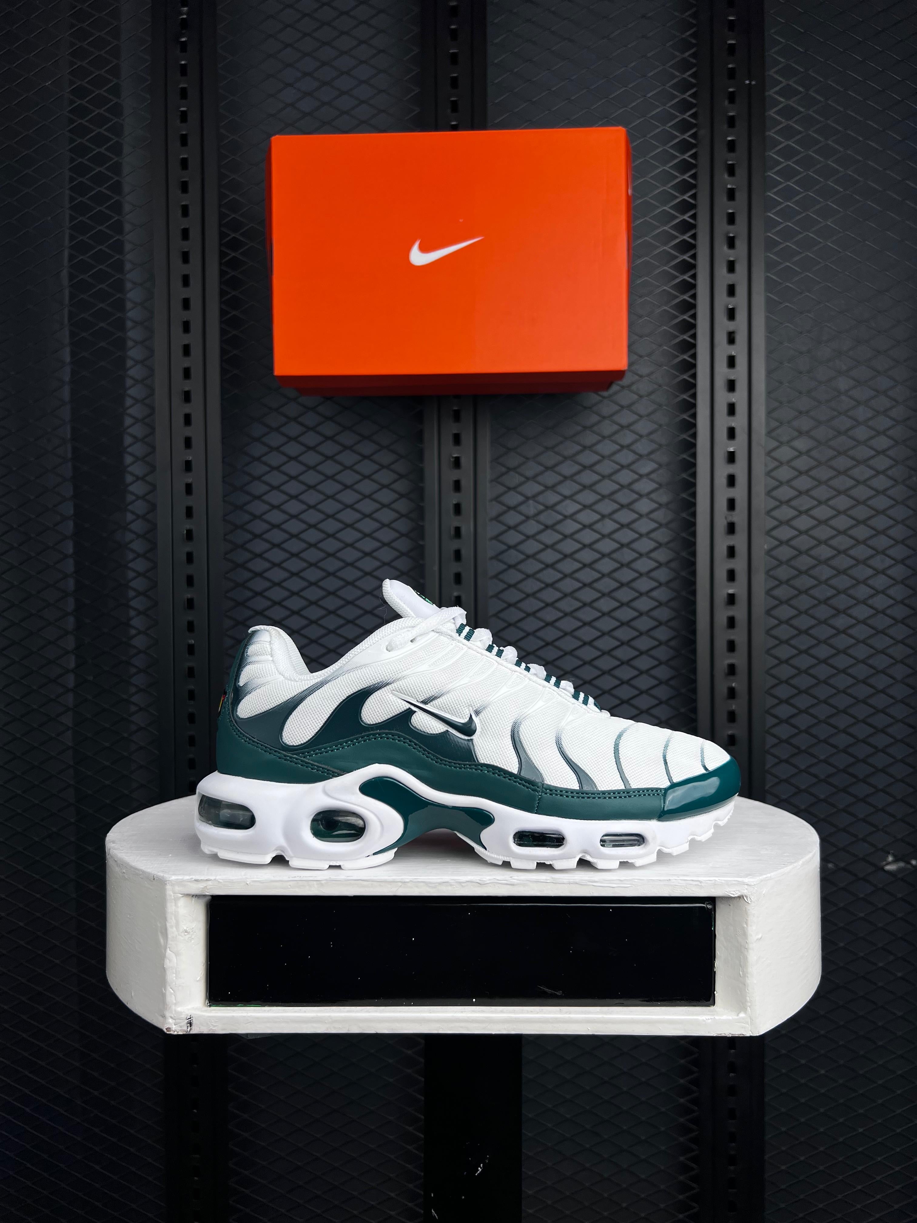 NIKE AIR MAX PLUS TN “LACOSTE”