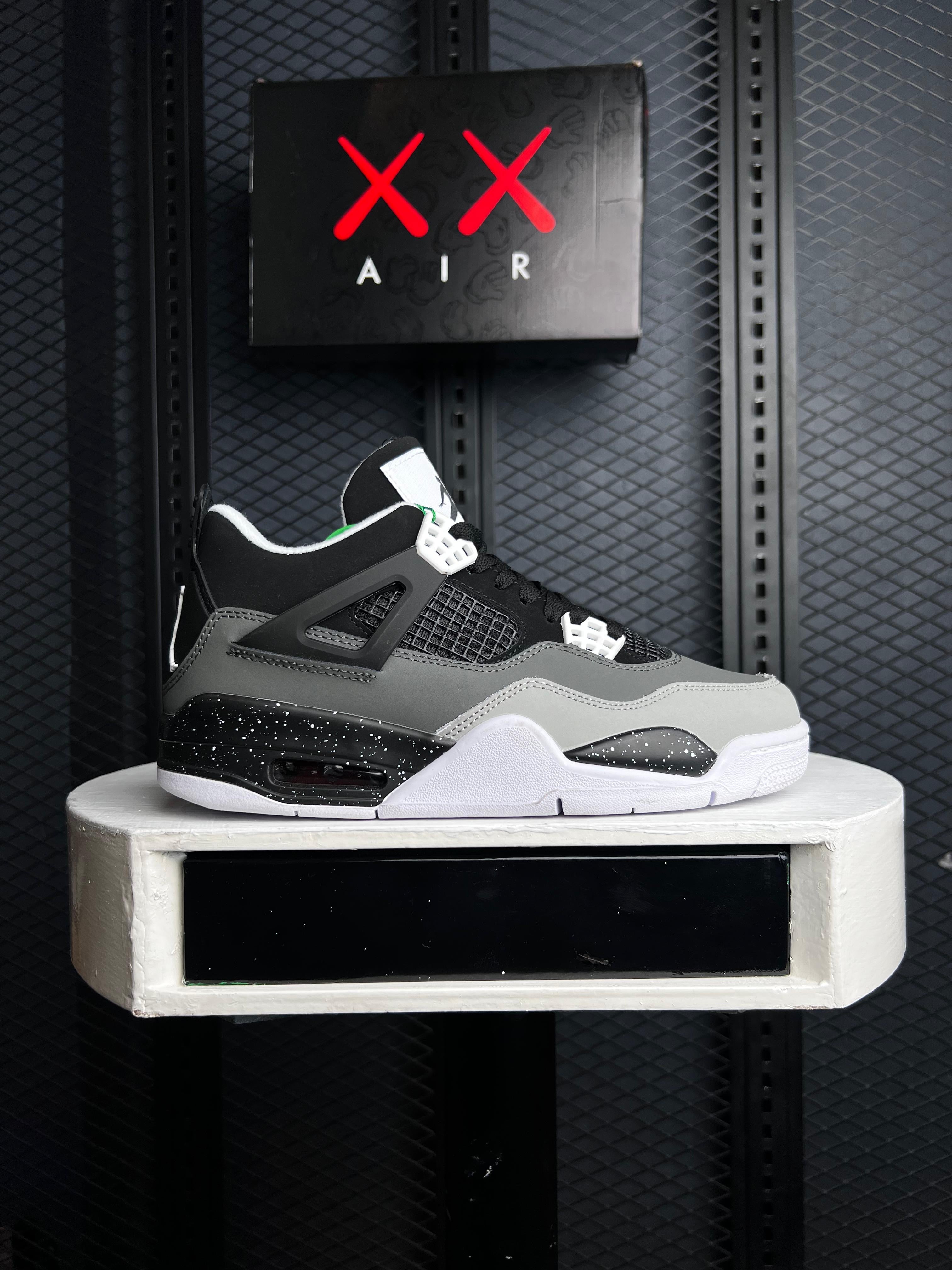 AIR JORDAN 4 RETRO FEAR