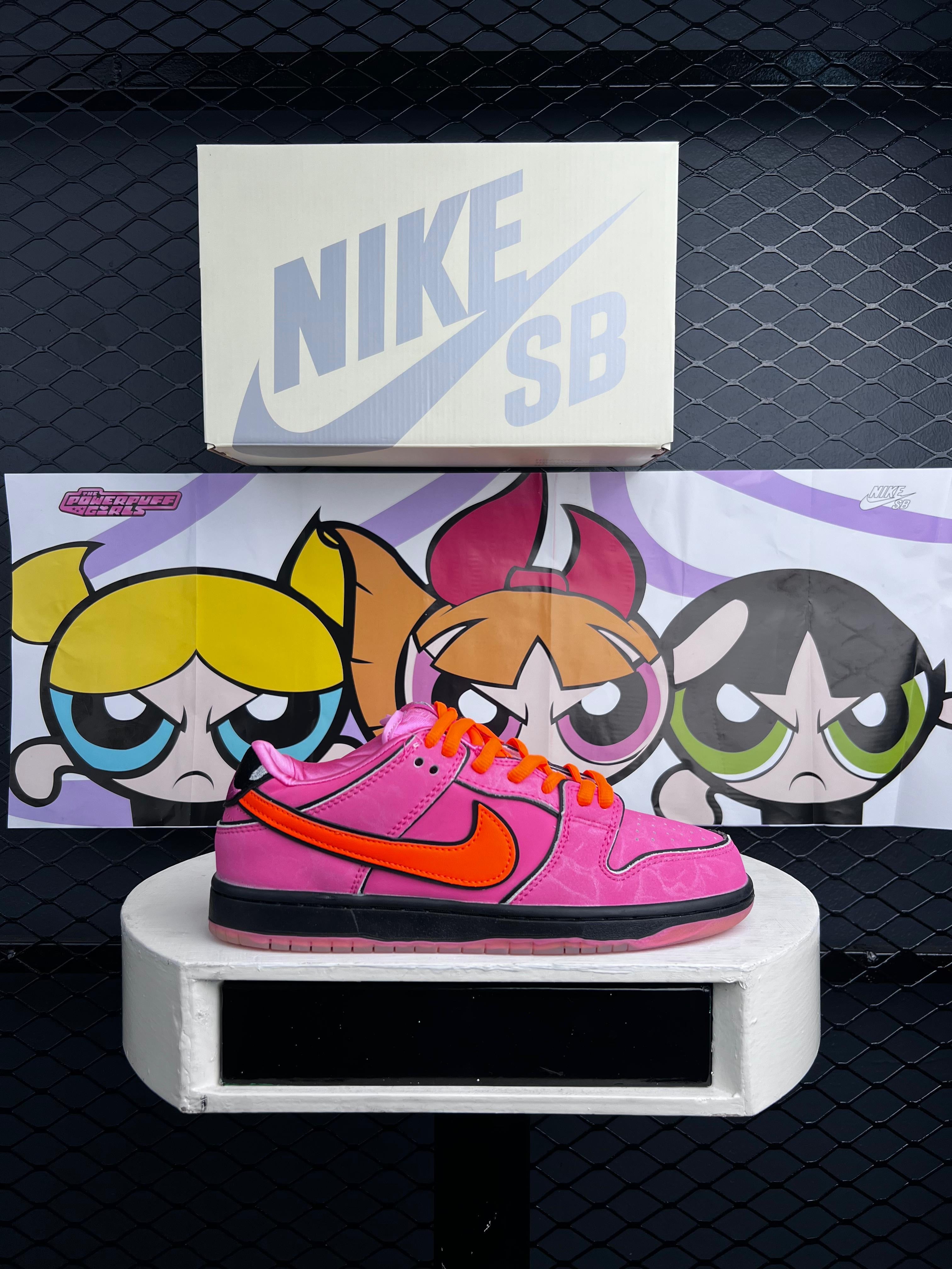 NIKE SB DUNK LOWS “POWERPUFF GIRLS BLOSSOM”