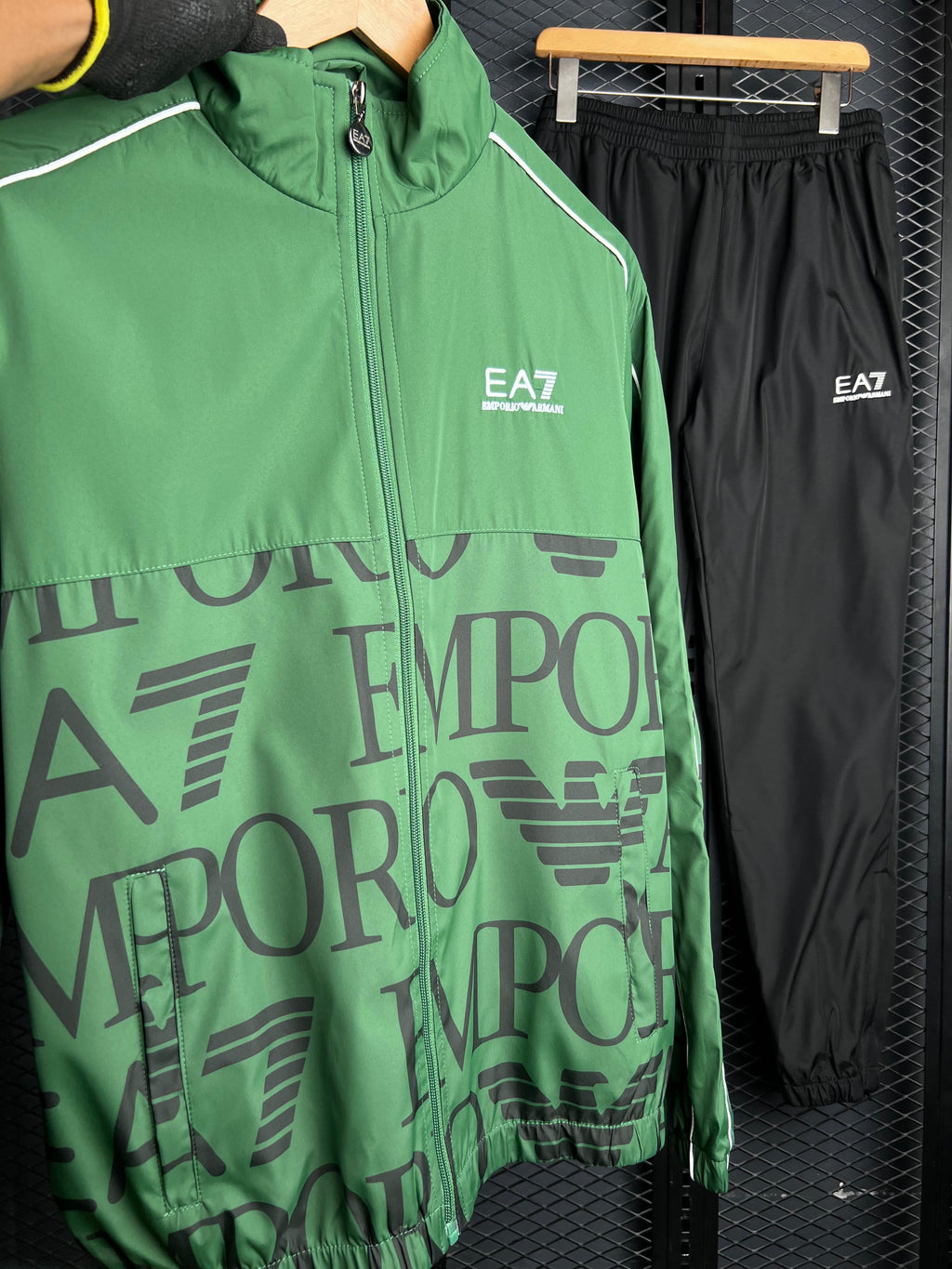 EA7 EMPORIO ARMANI TRACKSUIT