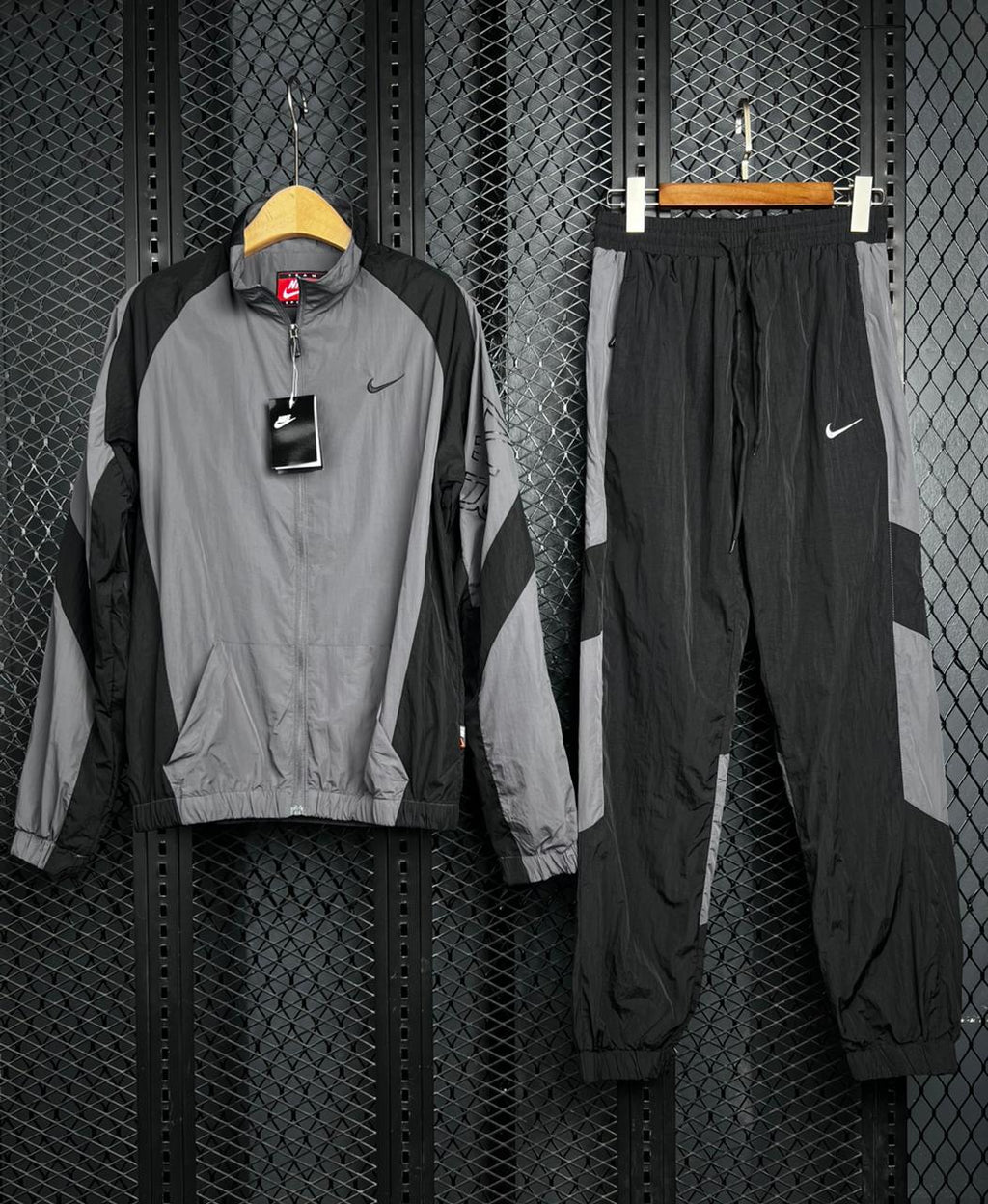 NIKE TOTAL 90 REPEL TRACKSUIT