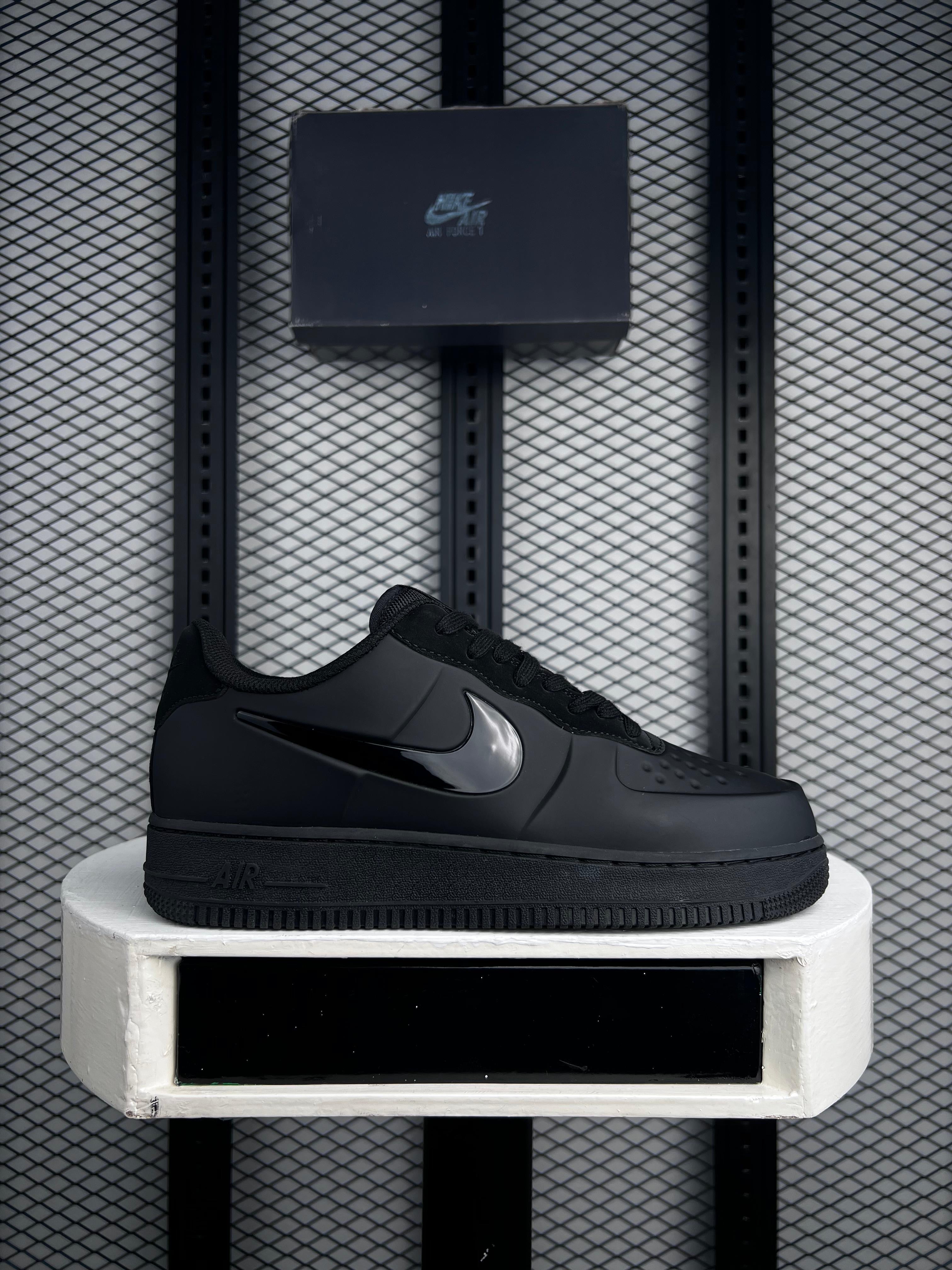 NIKE AIR FORCE 1 LOW “ BLACK FOAMPOSITE “